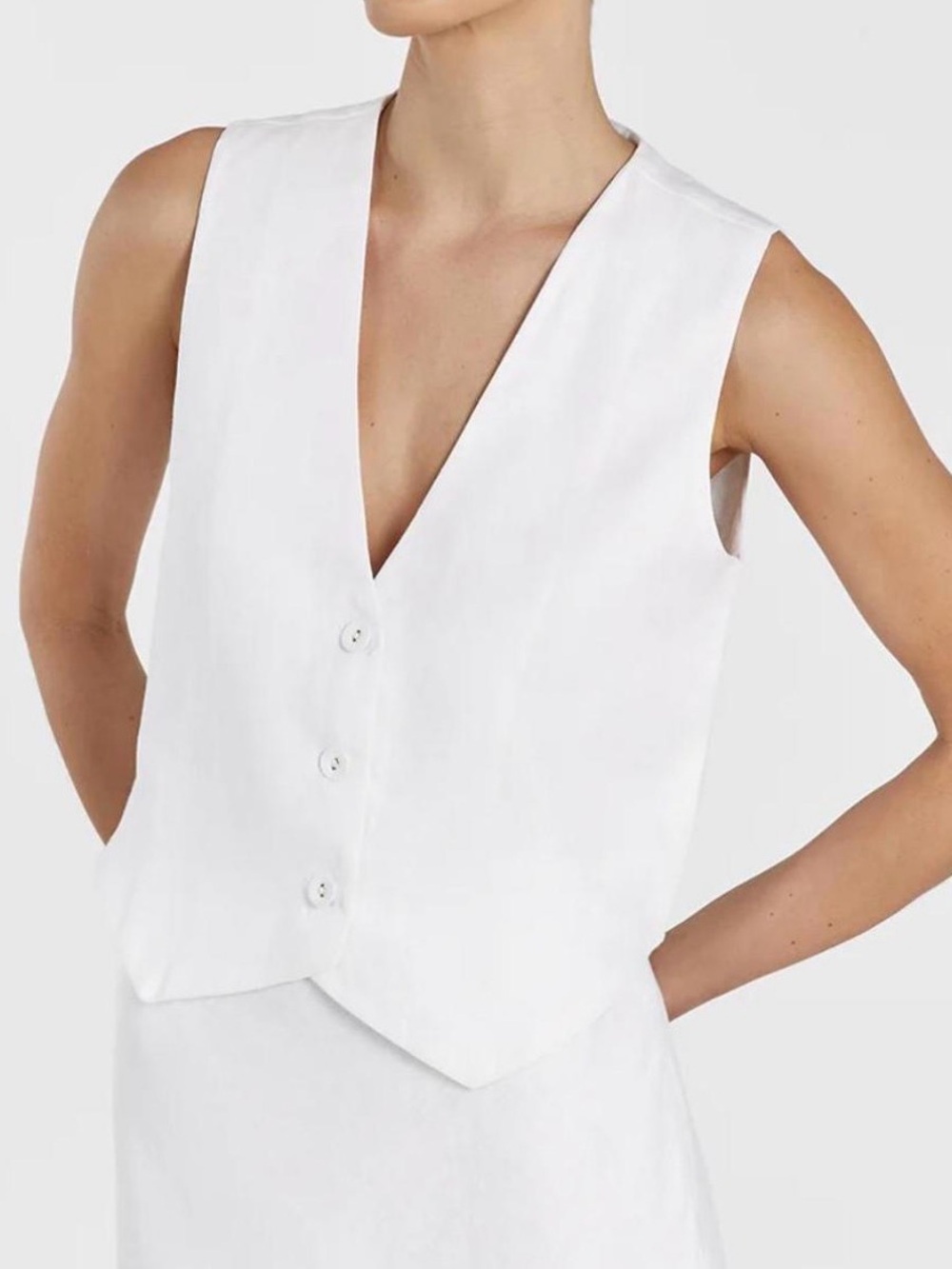 DISSH White Sleeveless V-Neck Button Front Vest Top and pant set